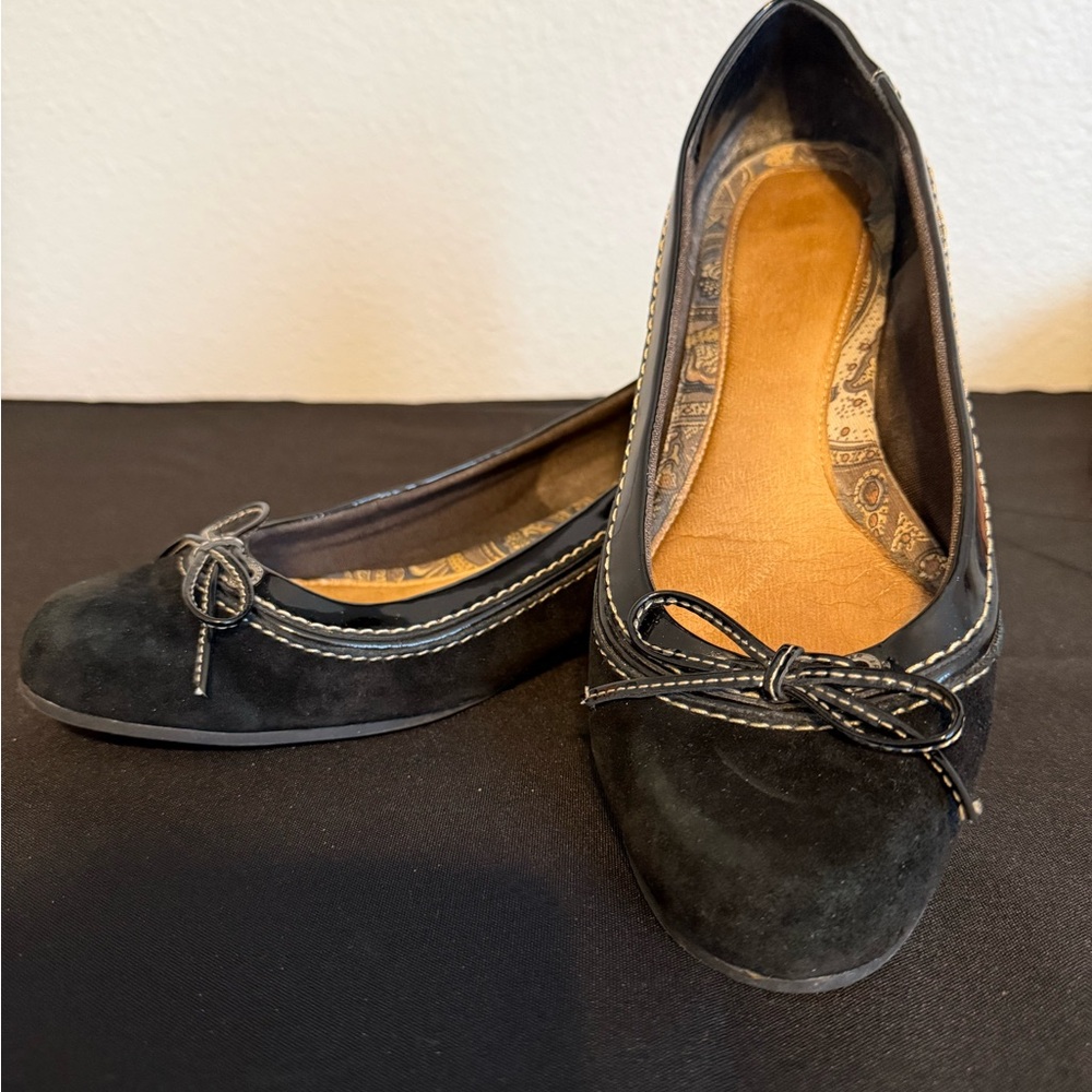 Elegant Black Women's Flats